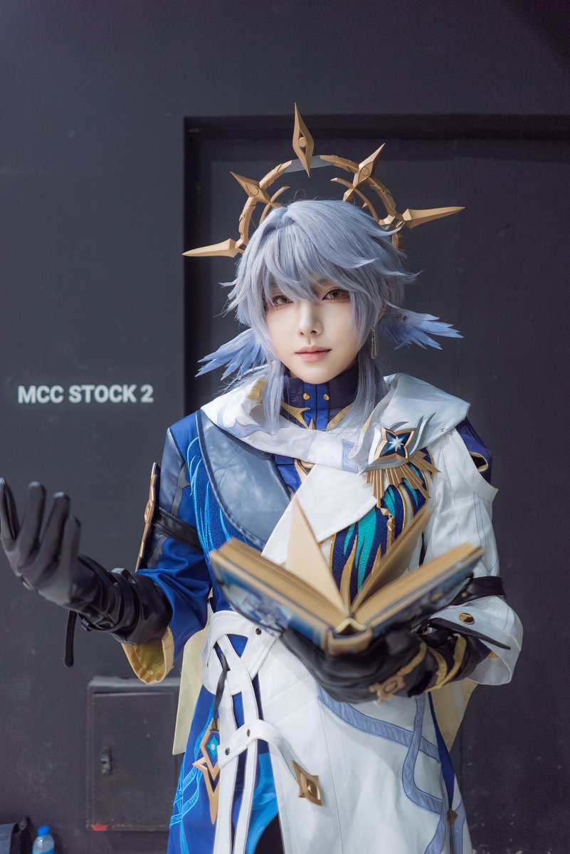 CosplaysNaT's tweet image. Honkai: Star Rail: Sunday
Cosplayer: 하운 HAWOON cos
Filmed at Kokoro 07
Full Video that I took at the event: youtu.be/nNtU-KgCyWs
#cosplay #cosplaygirl #kokoro #honkaistarrail #starrail #sunday #hoyoverse