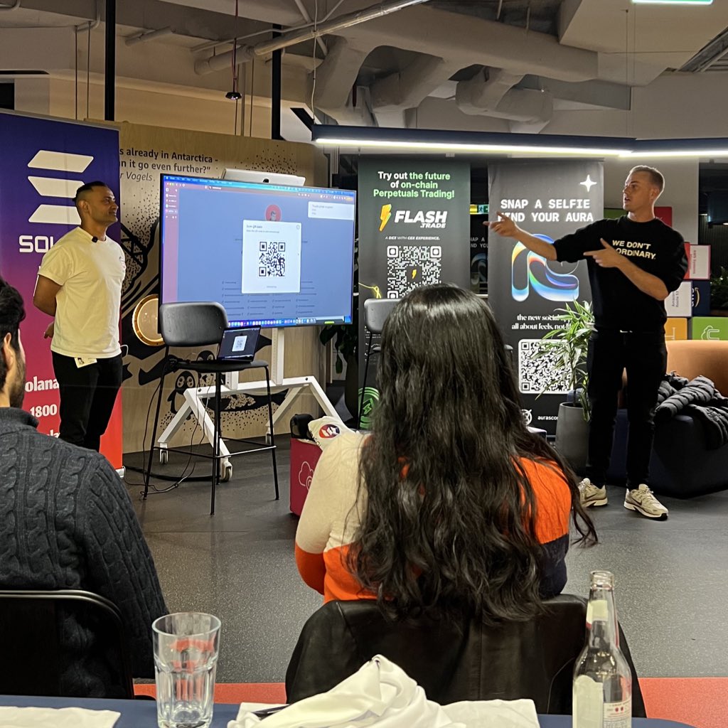 deanmlittle's tweet image. The chad @metasal_ at @SolanaANZ meetup tonight. 🫡
