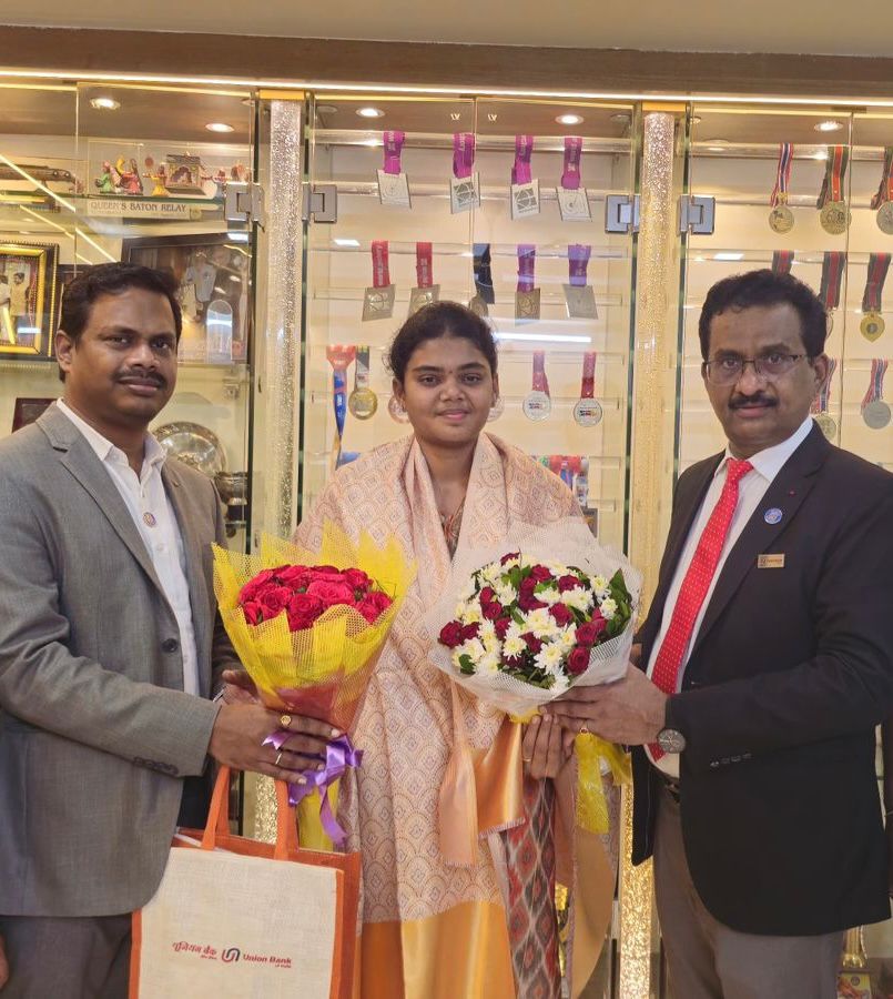 UnionBankTweets's tweet image. Union Bank of India felicitates Vennam Jyothi Surekha for winning 2 silver, 1 bronze, and setting a world record at the Archery World Cup Stage–4.
Her achievements exemplify excellence, dedication, and national pride — a true inspiration to the youth and sporting community.
We…
