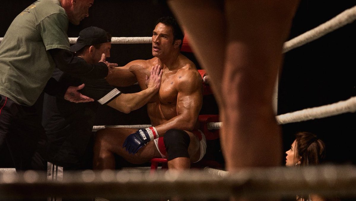 DEADLINE's tweet image. Benny Safdie’s ‘The Smashing Machine’ starring Dwayne Johnson and Emily Blunt will launch at the 82nd #VeniceFilmFestival In Competition
See the full lineup here: tinyurl.com/3wv3hha8