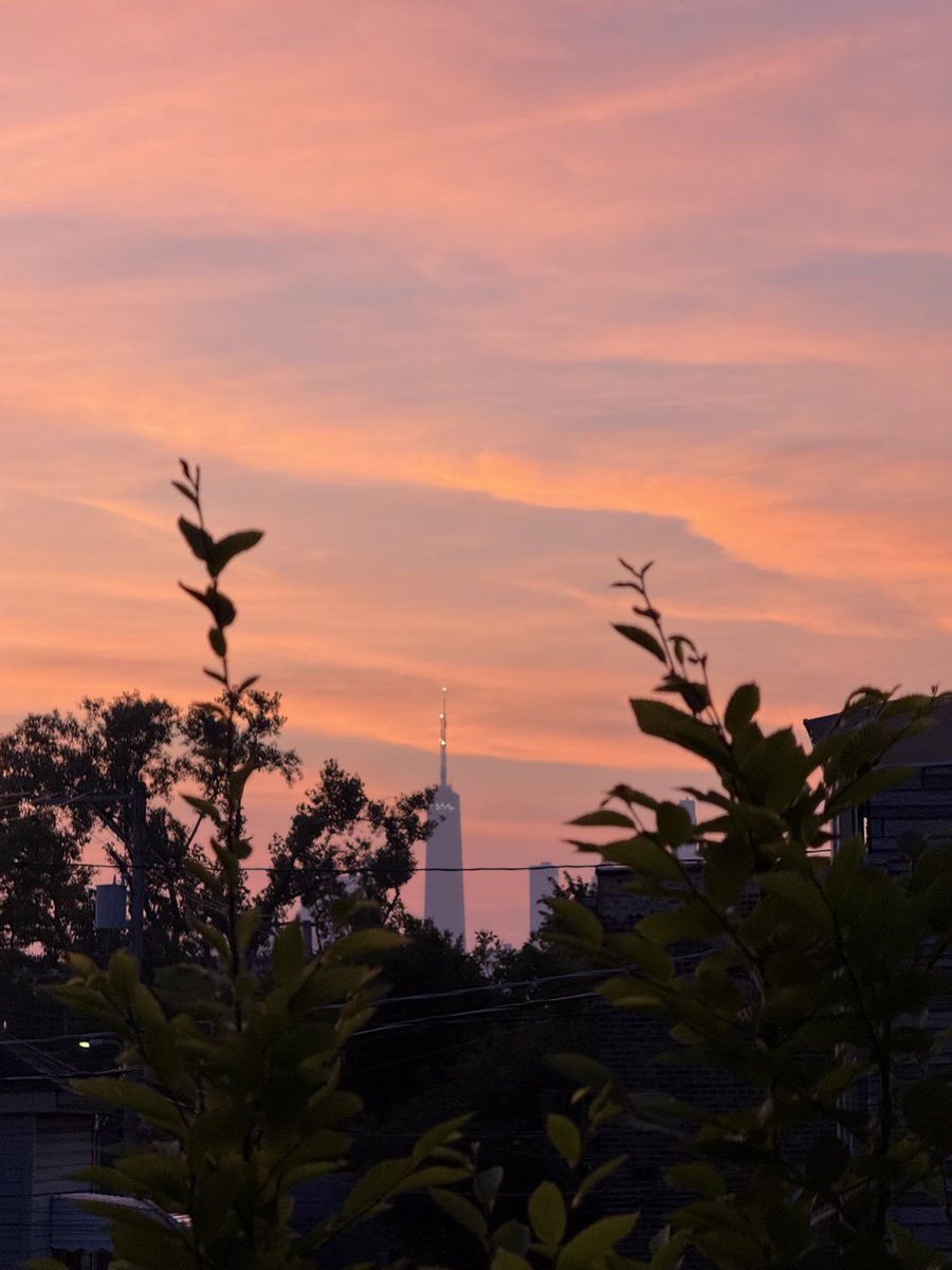 Good morning Chicago and  <a href="/HeidiStevens13/">Heidi Stevens</a> it’s a pretty city even directly west of <a href="/WestLoopTom/">WestLoopTom</a> and <a href="/mattstegman/">Matt Stegman</a>