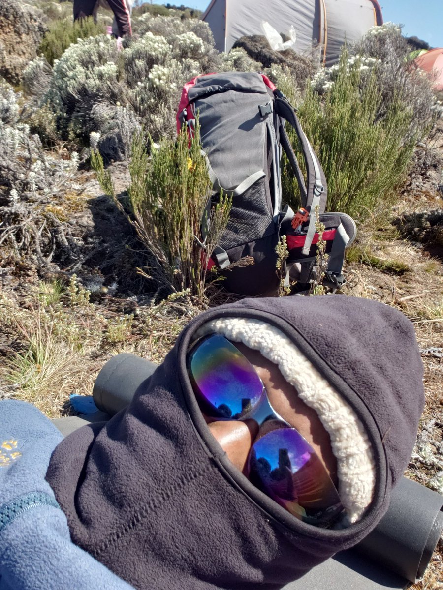 frank_nassary's tweet photo. 8 days of hell...🙌
Shortness of breath, dizziness, headaches, throwing up , no sleep, lips cracked, face burnt, nosebleed, no appetite, no network/internet,  freezing cold, crazy weather, mountain sickness, muscles cramps mambo mobbb aaaan

But I didn’t break.🏔️🔥 https://t.co/WtbTscVgcV
