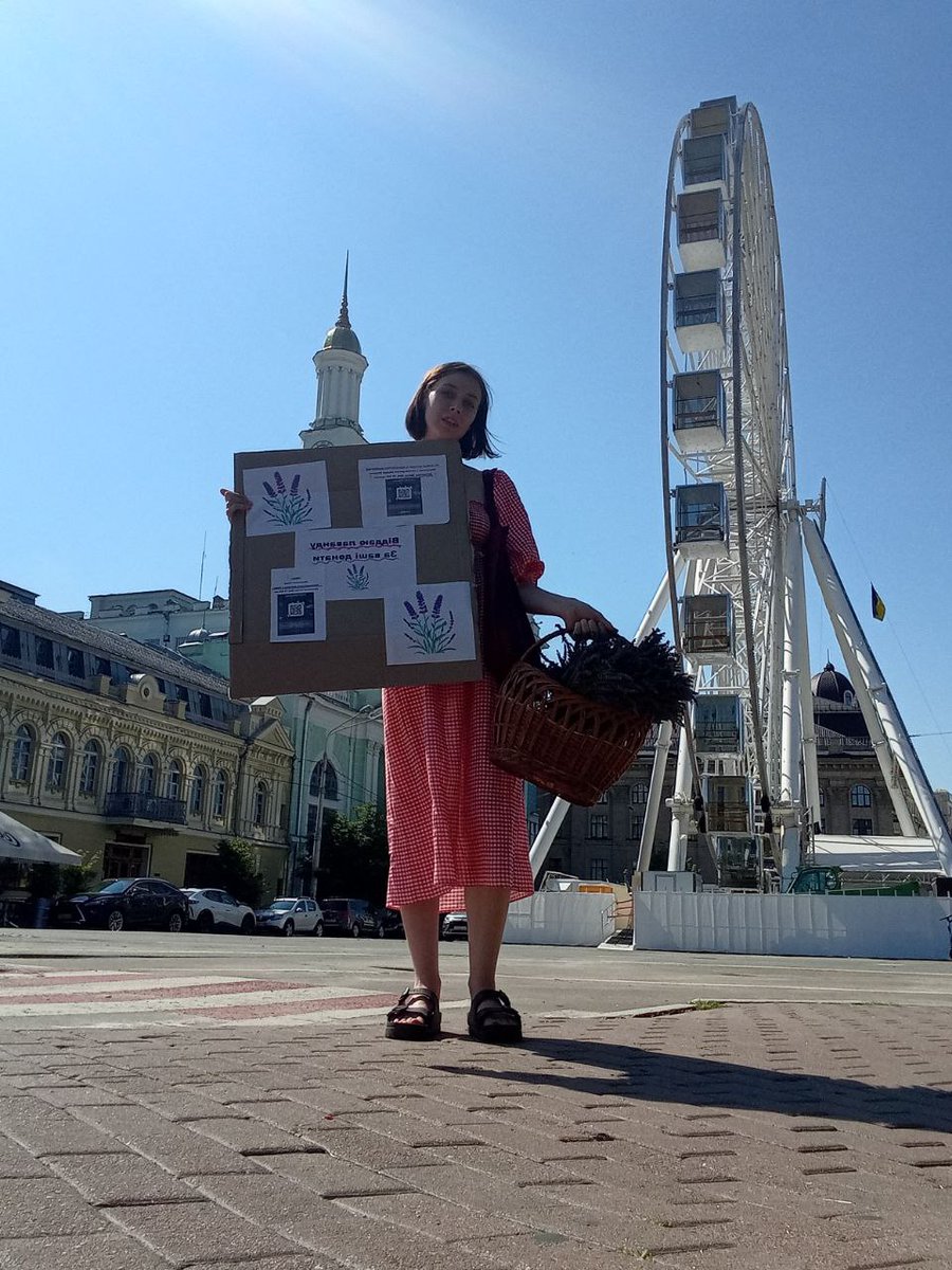 Lana_dn_ua's tweet image. Вам всім дуже треба гарний букетик від гарної @_kvitka_med
Завітайте до неї фізично або на сторінку, бо поштою букетик теж можна 🥰
Гарантую приємне спілкування та можливість зробити гарну важливу справу
Пані сама дбайливо виростила та зібрала квіти, а тепер віддає їх за дoнaти