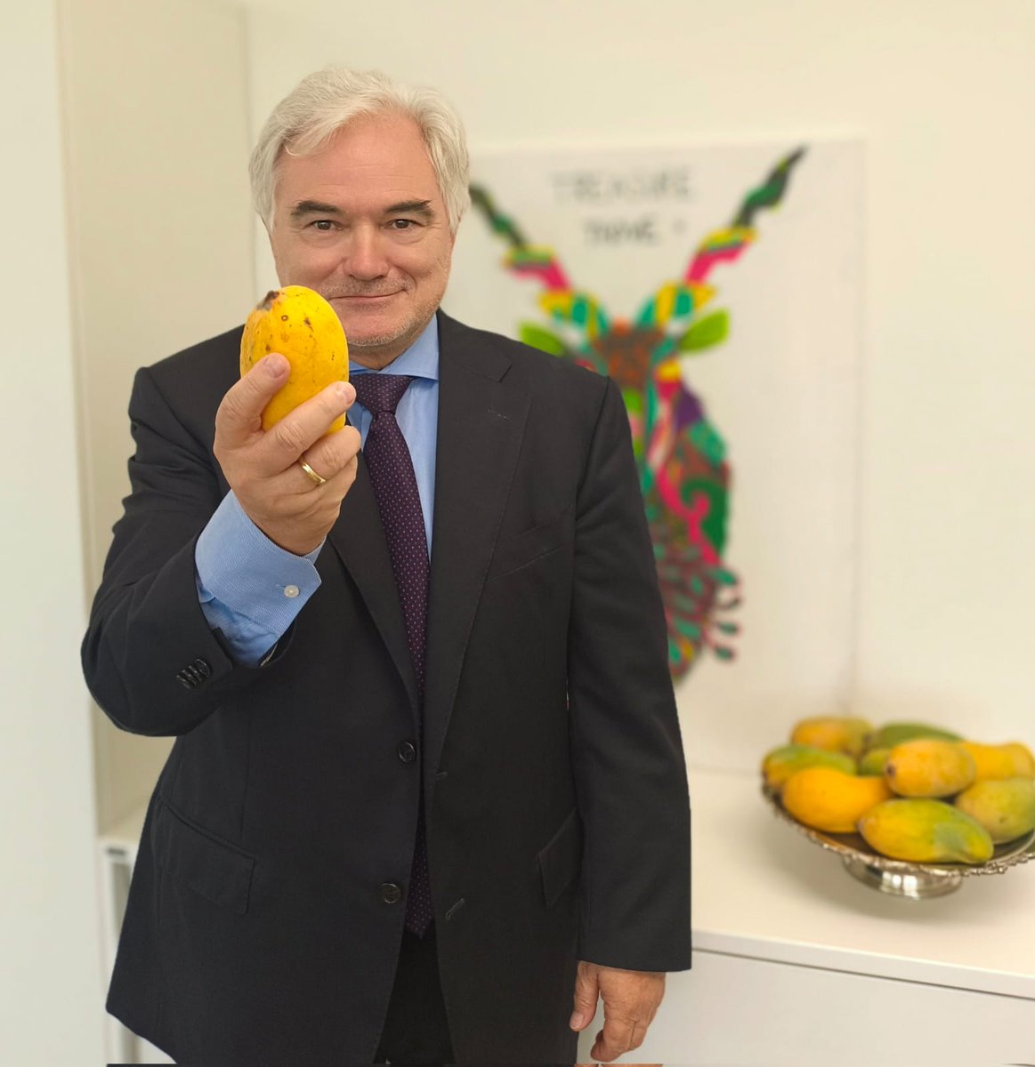 It’s Mango Day! 🥭 Nothing beats the taste of 🇵🇰i mangoes — the king of fruits. Which variety is your favorite? Let us know below 👇🏼! 
آج آم کا دن ہے! 🥭 پاکستانی آموں کا ذائقہ بے مثال ہے — یہ پھلوں کا بادشاہ ہے۔ آپ کا پسندیدہ آم کون سا ہے؟ کمنٹس میں ضرور بتائیں!
#MangoDay