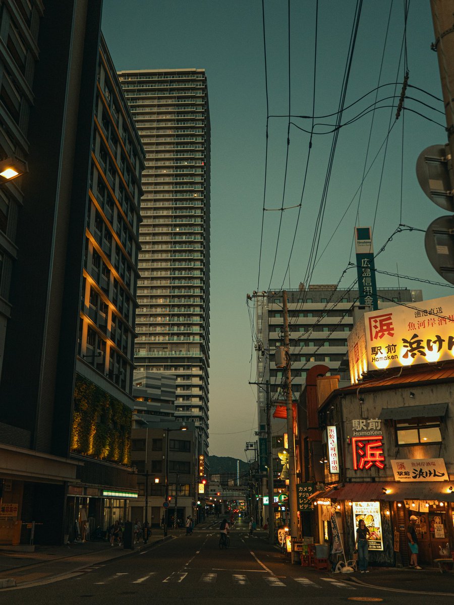 tensei_camera's tweet image. 広島Days📸

Near Hiroshima station.
#広島駅前 #夕暮れ #Lumix