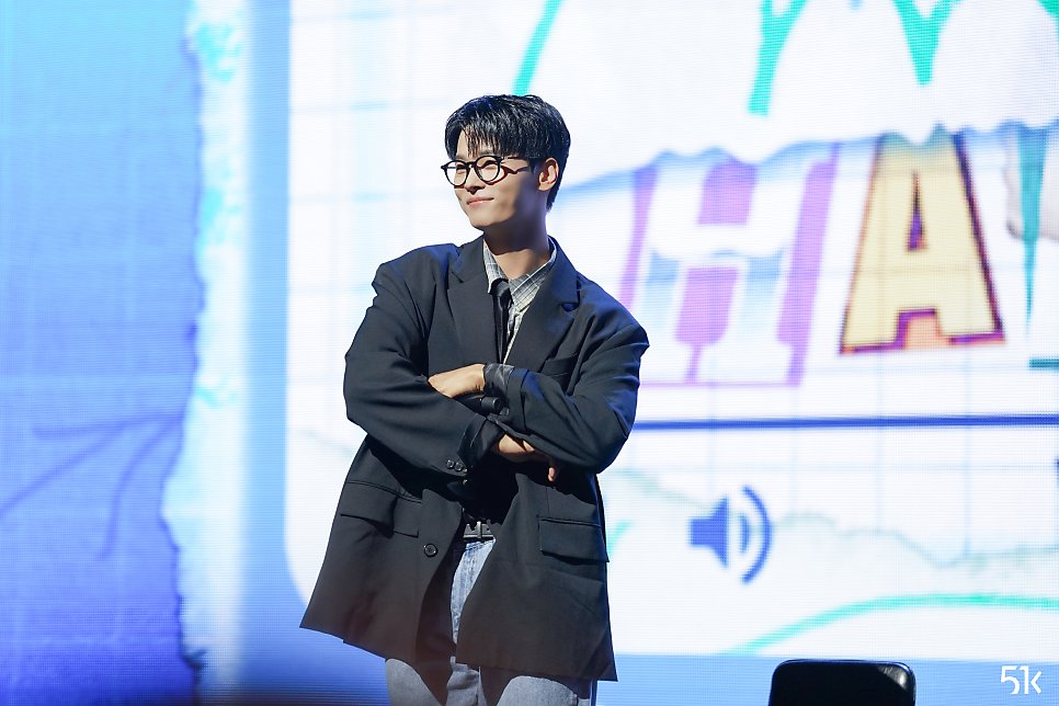 Woo_Qoo_'s tweet image. 예쁘고 멋진 사진들 중 4장 고르는 거 쉽지 않네요 🫠