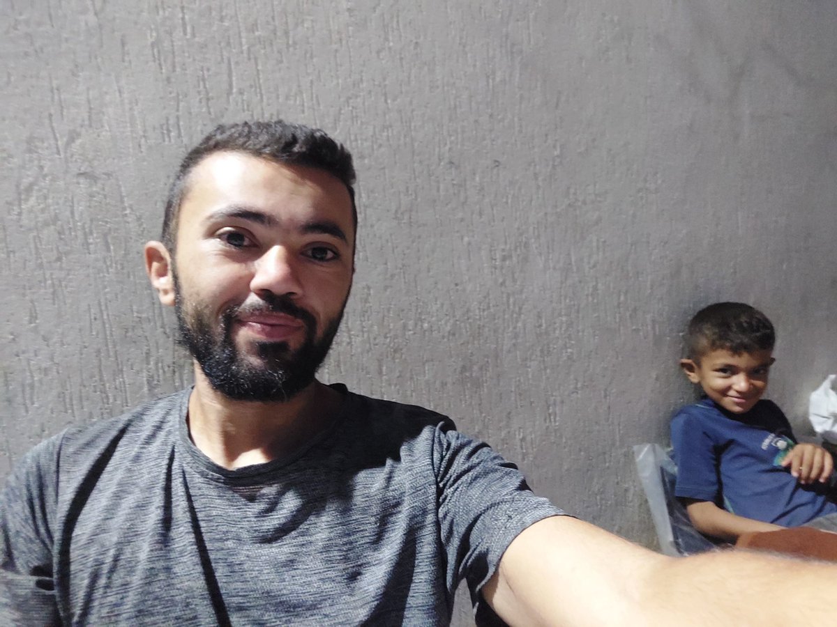 ahmedabd_gaza's tweet image. I asked my friend @yahyaH_gaza to open a Twitter account so he can seek help here.
I know him personally — his situation is truly heartbreaking right now.
Please show your support by following him and donating if you can