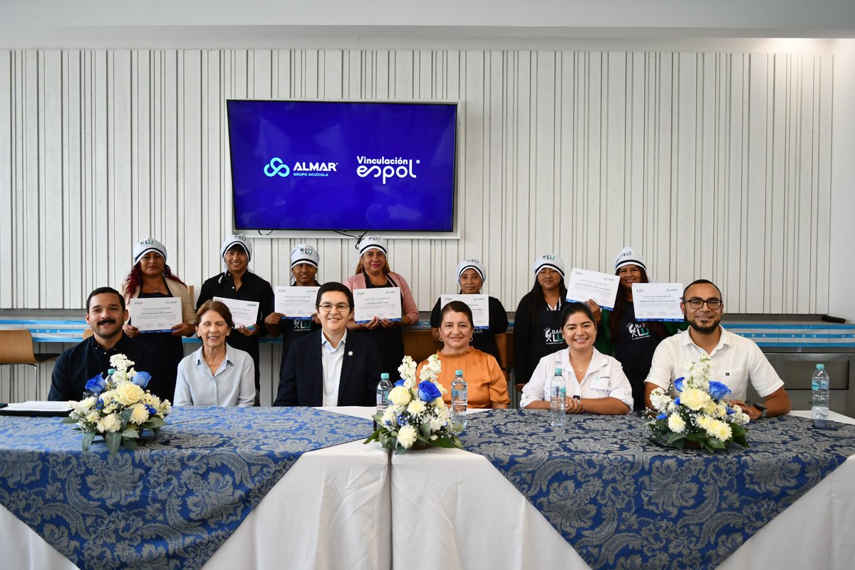 Vinculos_Espol's tweet photo. Clausuramos con รฉxito el proyecto "La Uniรณn Emprende" junto a Grupo Almar. Naciรณ BarLu, un microemprendimiento alimenticio ejemplo de economรญa circular ๐ฑ ยกGracias a los voluntarios ESPOL por impulsar desarrollo comunitario! ๐ผ๐ฝ๏ธ #VoluntariadoESPOL #BarLu https://t.co/6OYZ7km5hk