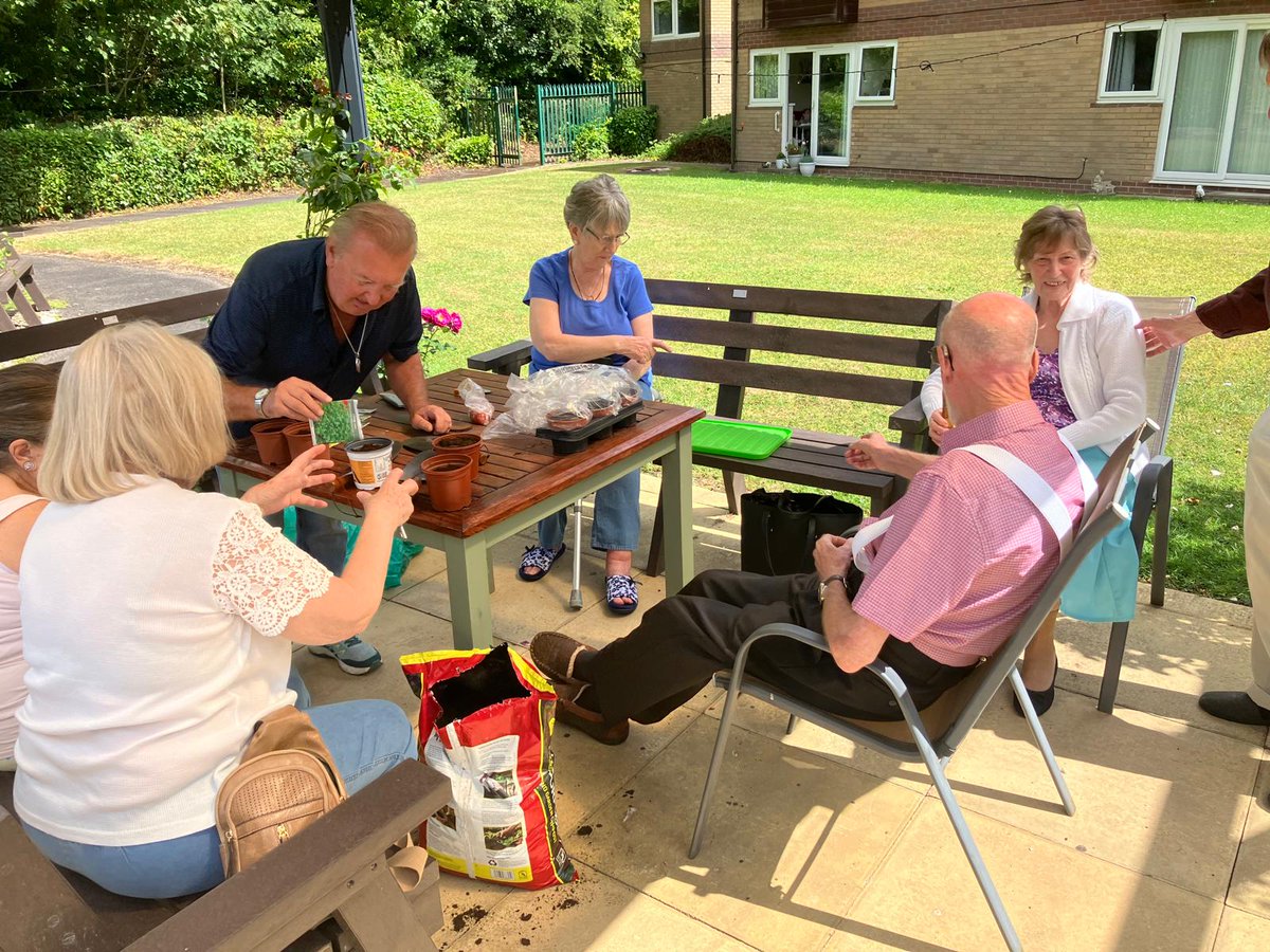 🌱 Beds 2 Bellies is back for 2025!

Thanks to Veolia’s Telford &amp; Wrekin #EnviroGrant, we’ve taken it on tour! First stop: Morton Court, where residents made window salad boxes &amp; got tips to grow their own 🌿

#GreatDawley #Beds2Bellies