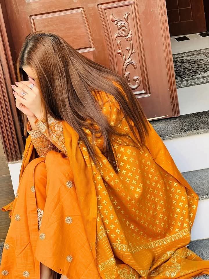 میری جنگلی بلی. 😽
میرا بڑا دل کر رہا ہے تم سے بات کرنے کو
لیکن پہلے ,Hy تم send کرو.😍