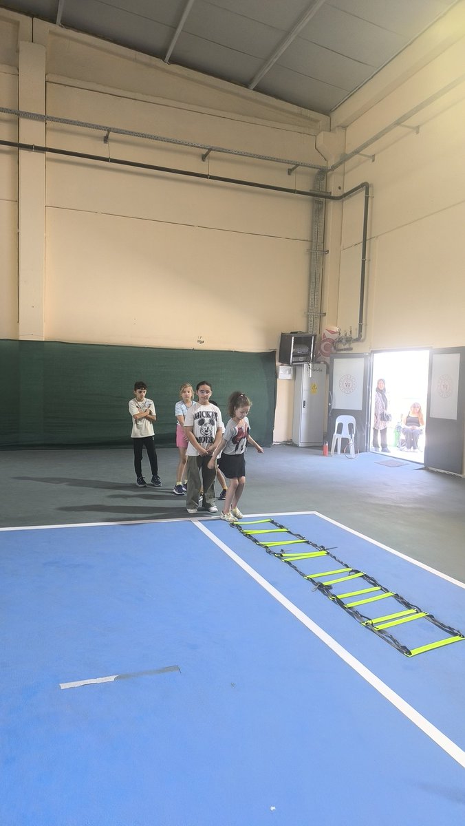 Mahonii5656's tweet photo. Gsb Yaz Spor Okulları Tenis 🎾 
@ozturkyunus45 
@Levent_Tokay https://t.co/Wc1vkZeOY5