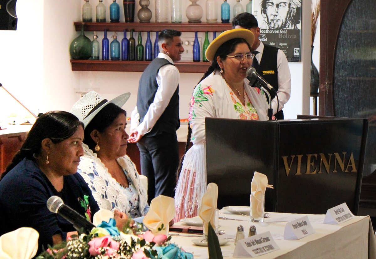 Confederación Fondos de Cooperación y Solidaridad (@confocos) on Twitter photo ✨ En su 26º aniversario, <a href="/ACOBOLoficial/">Asociación de Concejalas y Alcaldesas de Bolivia</a> ha reconocido a CONFOCOS por su compromiso con la igualdad y la justicia social en el ámbito local.
🤝 “Seguiremos caminando conjuntamente hacia una cooperación feminista real”.
🔗bit.ly/45eD73D ✨ En su 26º aniversario, <a href="/ACOBOLoficial/">Asociación de Concejalas y Alcaldesas de Bolivia</a> ha reconocido a CONFOCOS por su compromiso con la igualdad y la justicia social en el ámbito local.
🤝 “Seguiremos caminando conjuntamente hacia una cooperación feminista real”.
🔗bit.ly/45eD73D