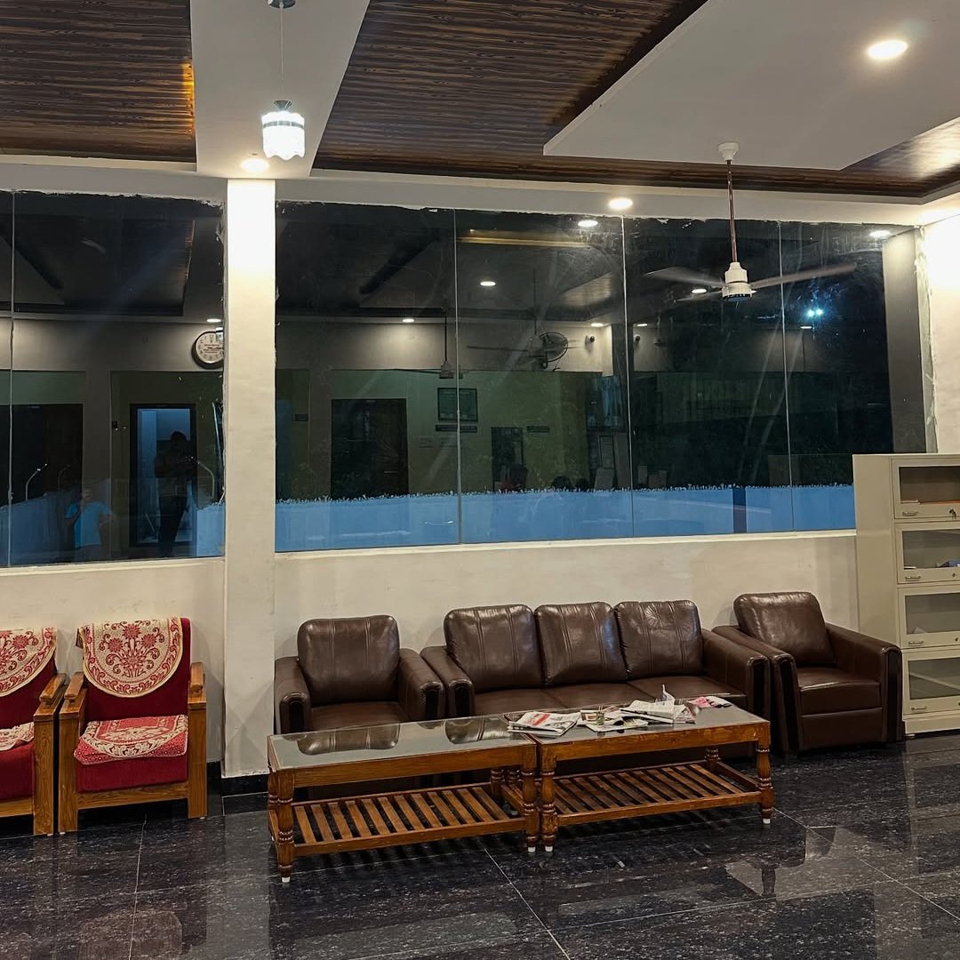 trainwalebhaiya's tweet image. Not a 5 star hotel but #IndianRailways Rest House for Locopilots and Train Managers in Arakkonam, Tamilnadu 🤩