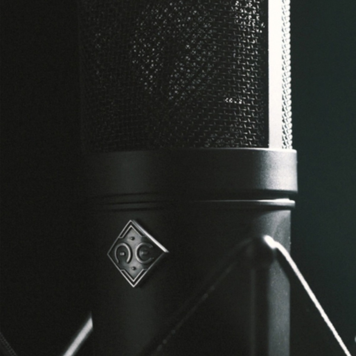 RockoNCompany's tweet image. 【サンプル音源付き】
スマホやスタジオ定番マイクで歌を収録&聴き比べ!10万以下の価格帯だと俄然注目のAcoustic Empire G87。もちろんこちらも試しています!今だと僅少ですが在庫あり!※記事内ではU87Ai も試しています✨️#RockoN機材聴き比べ
Acoustic Empire G87商品ページ…
