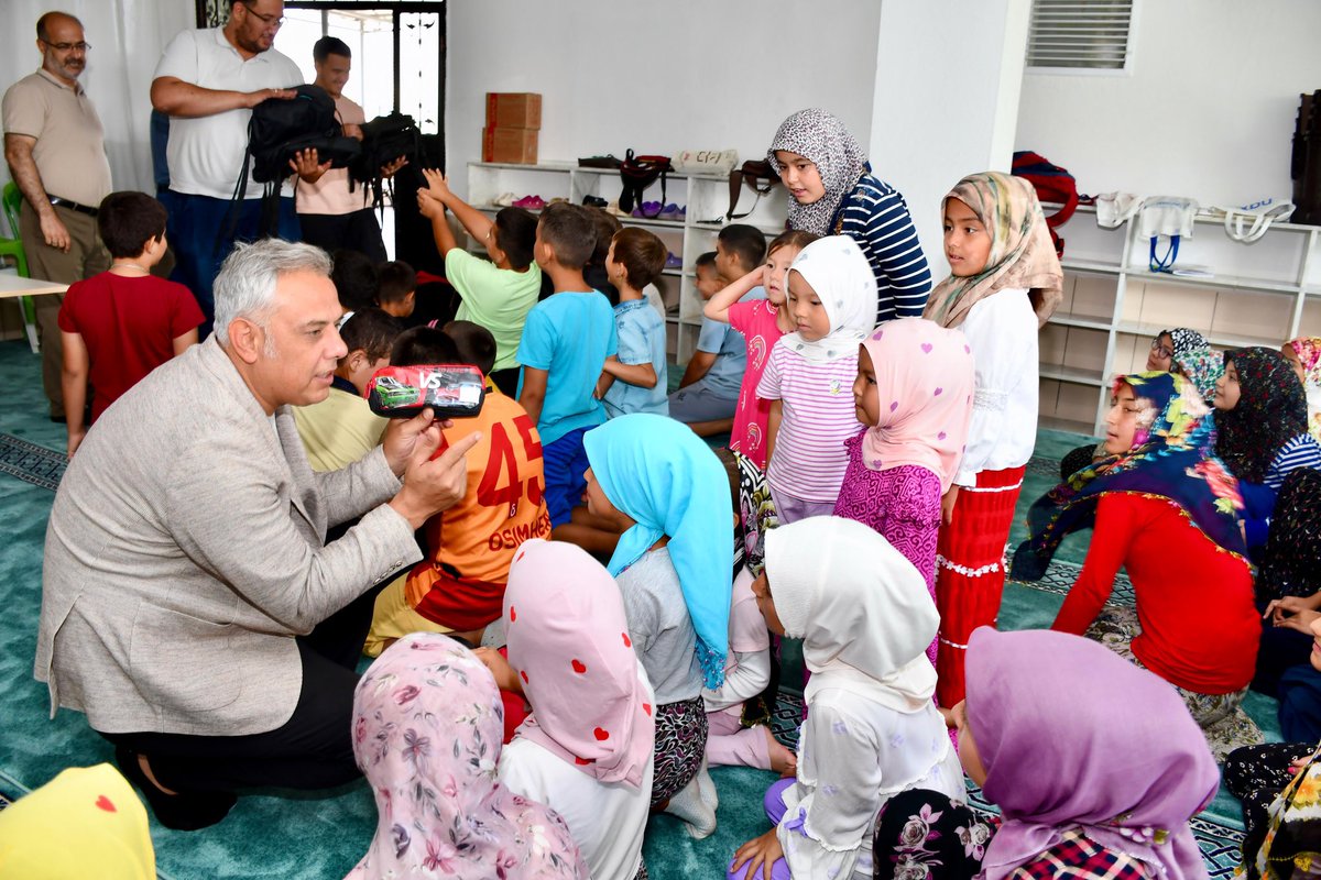 Yaz Kur’an Kurslarına Ziyaret

İlçemizde yaz döneminde eğitim faaliyetlerini sürdüren Atakent Merkez Camii, Kapızlı Camii ve Emine Persentili Camii’nde düzenlenen Yaz Kur’an Kursları, İlçe Milli Eğitim Müdürü Fevzi Kültigin Eroğlu, İlçe Müftüsü Mehmet Seri Doğru ve AK Parti