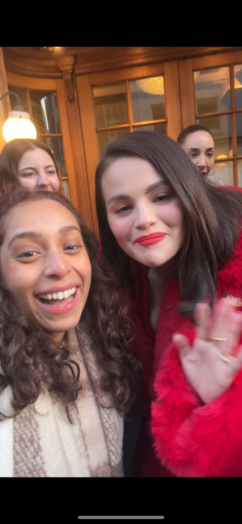 SelenaStanUK's tweet image. Happy birthday to the woman that inspires me every day to kill em with kindness 🤍 @selenagomez I love you forever bb 💝
@rarebeauty @SelenaFanClub