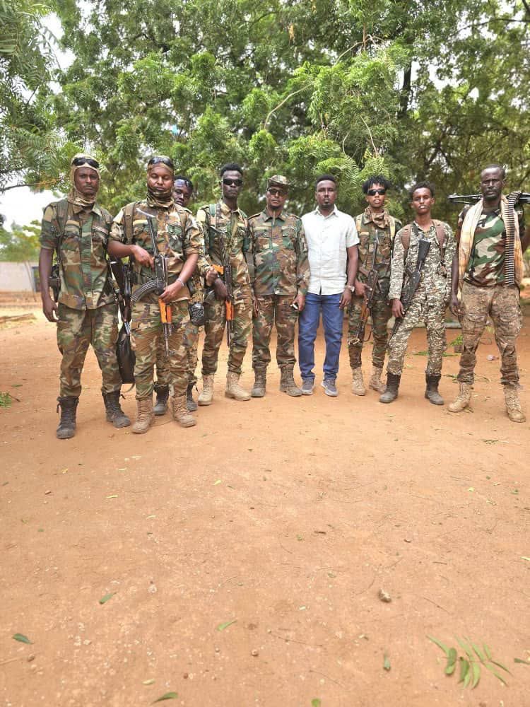 ShirwacOG's tweet image. Ciidanka Jubaland ayaa la wareegay dhammaan xaruumaha Dowladda ee Dagmadda Beledxaawo! Cabdirashid Janan Hala so Qabto oo yu baxsanin
@Mahamed81443729 @GenKamboni @OgadenSoldier @yu33efkh