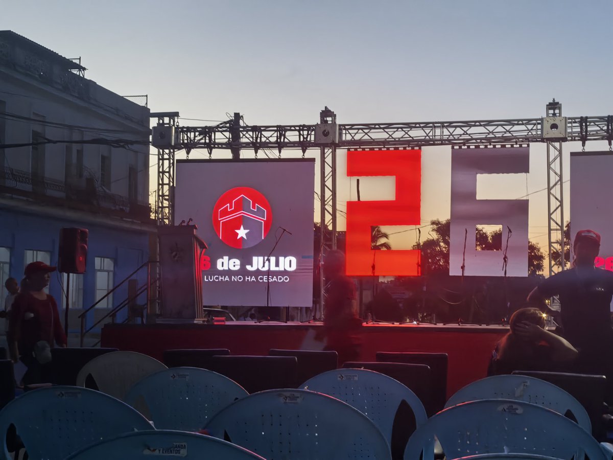 #Cuba 
Diez de Octubre listo para dar inicio al acto provincial en saludo al Aniversario 72 de Asalto al Moncada
#LaHabanaViveEnMí