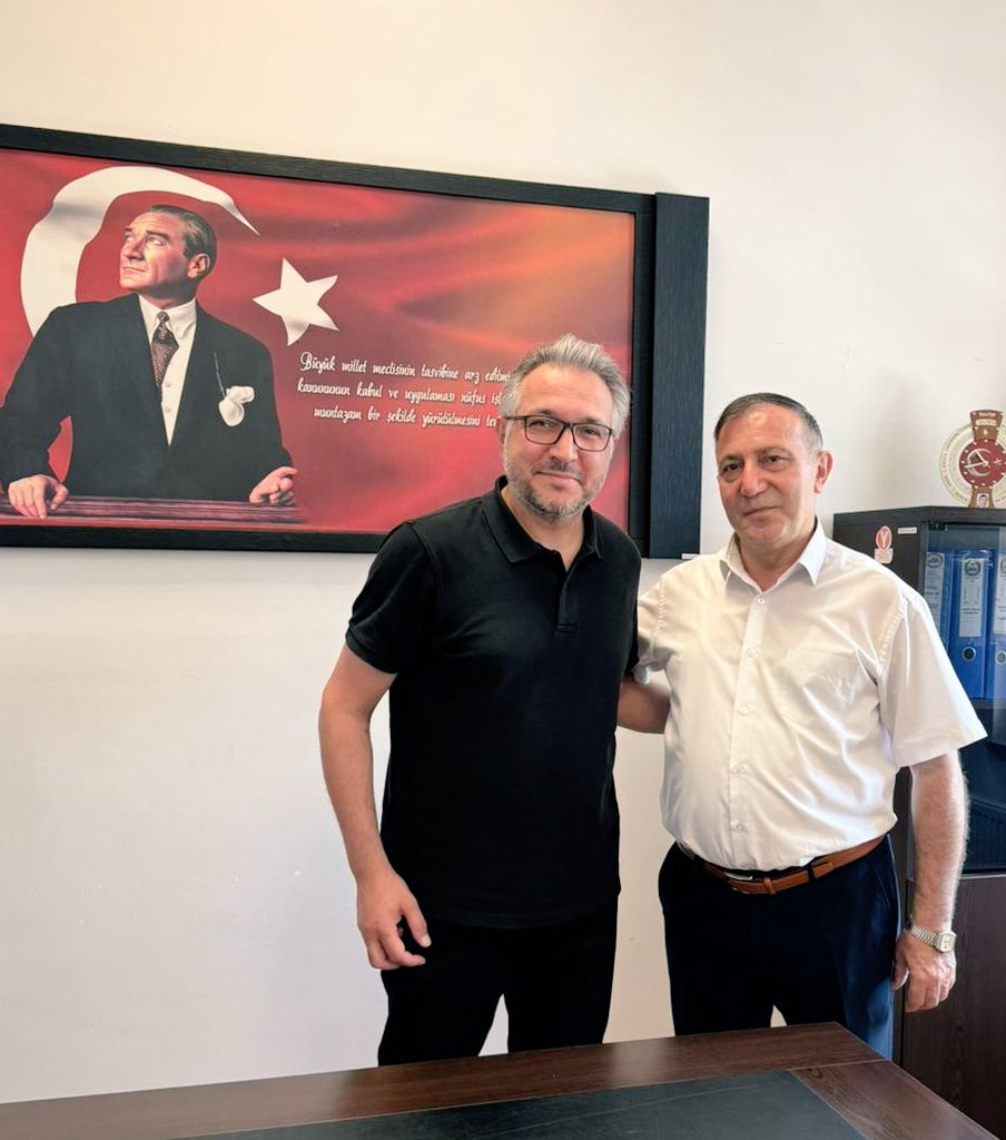 Almanya Berlin'de Eğitim Müşaviri olarak görev yapan İlçemizin değerli Akademisyeni #Prof Dr.Metin Aksoy kurumumuzu ziyaret ettiler, Kendilerine bu nazik ziyaretleri için teşekkür ederiz.