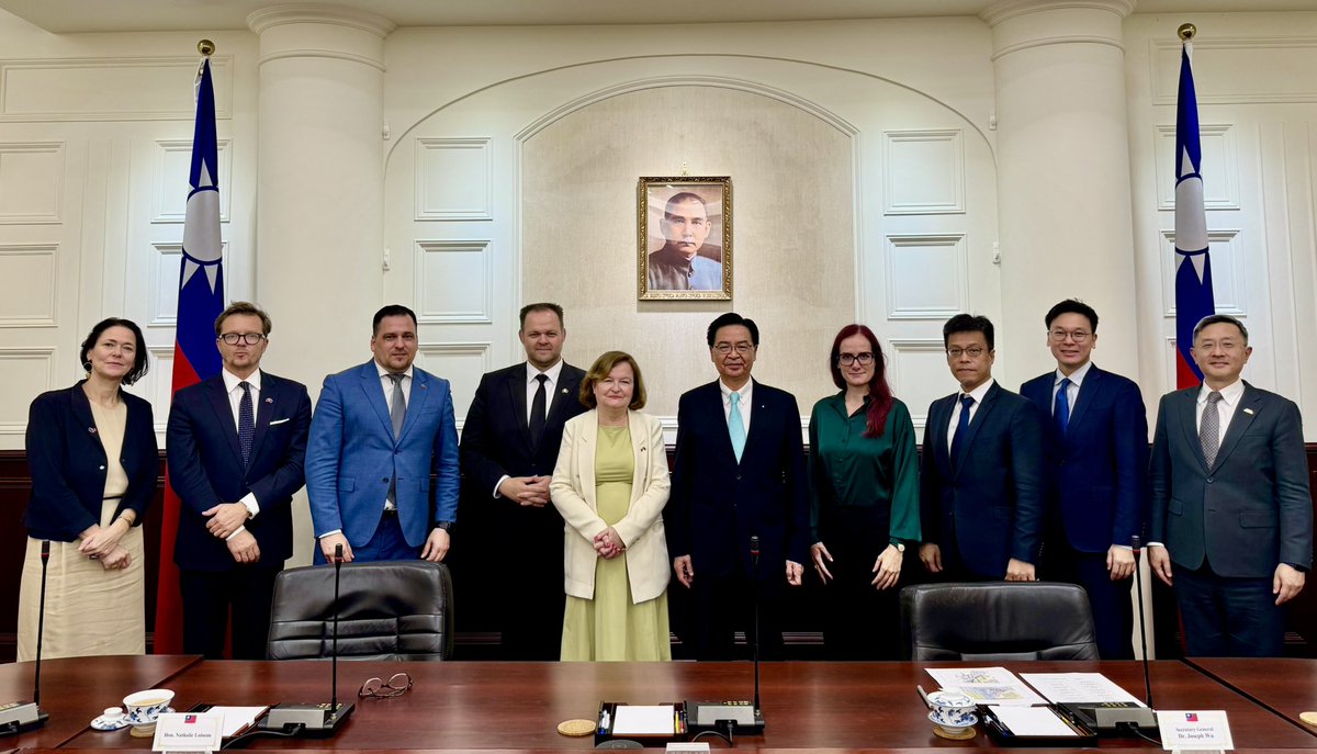 josephwutw's tweet image. Delighted to receive the @EP_Democracy delegation led by @NathalieLoiseau. #Europe & #Taiwan are far apart, but we share a mutual interest in tackling the challenges of authoritarian expansionism. Faced w/ gray zone tactics & #FIMI, Taiwan & Europe are #StrongerTogether.
🇹🇼🤝🇪🇺