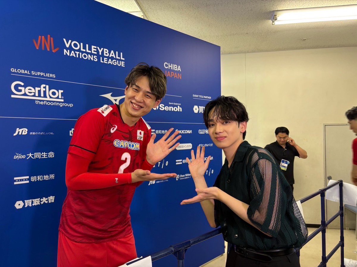 TBSvolleyboo's tweet image. 男女共にメダル獲得へ💫
次なる戦いは負けたら終わりの決勝ラウンド🔥
試合後、#宮世琉弥 さんが小野寺選手、宮浦選手にお話を伺いました☺️
その様子はまた後日お伝えします💪
🔽決勝ラウンドスケジュール🔽
🏐【女子】準々決勝🏐
🇯🇵日本🆚トルコ🇹🇷
⏰25日(金)夜9時
📺BS-TBSで放送
📡U-NEXT…