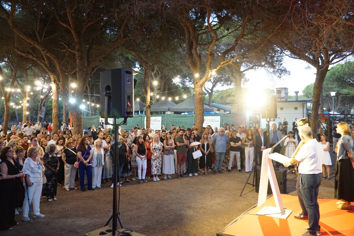 El Bruguers (@elbruguers) on Twitter photo #Gavà acull la trobada de final de curs polític del <a href="/PSCBaix/">PSCBaix / ❤️</a> . L'acte va estar encapçalat per <a href="/salvadorilla/">Salvador Illa Roca</a> qui va refermar "el compromís de la Generalitat de prioritzar l’accés a l’habitatge" <a href="/PSCGava/">PSC Gavà</a> elbruguersdigital.cat/gava-acull-la-… #Gavà acull la trobada de final de curs polític del <a href="/PSCBaix/">PSCBaix / ❤️</a> . L'acte va estar encapçalat per <a href="/salvadorilla/">Salvador Illa Roca</a> qui va refermar "el compromís de la Generalitat de prioritzar l’accés a l’habitatge" <a href="/PSCGava/">PSC Gavà</a> elbruguersdigital.cat/gava-acull-la-…