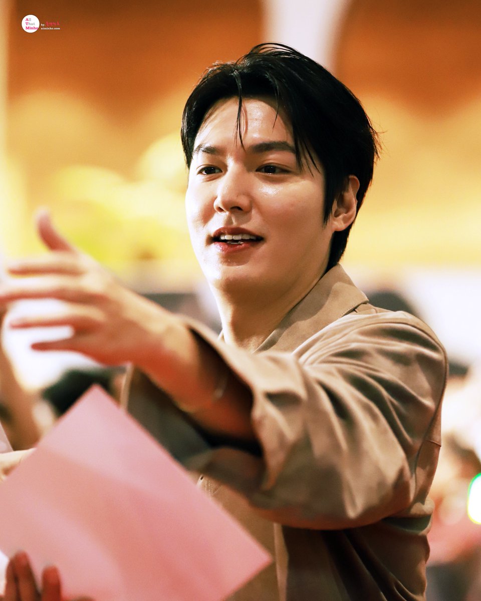 atminho's tweet image. 2025.7.21 전지적독자시점 vip시사회
 #이민호 #전독시 #전지적독자시점  
팬서비스 최고 이민호