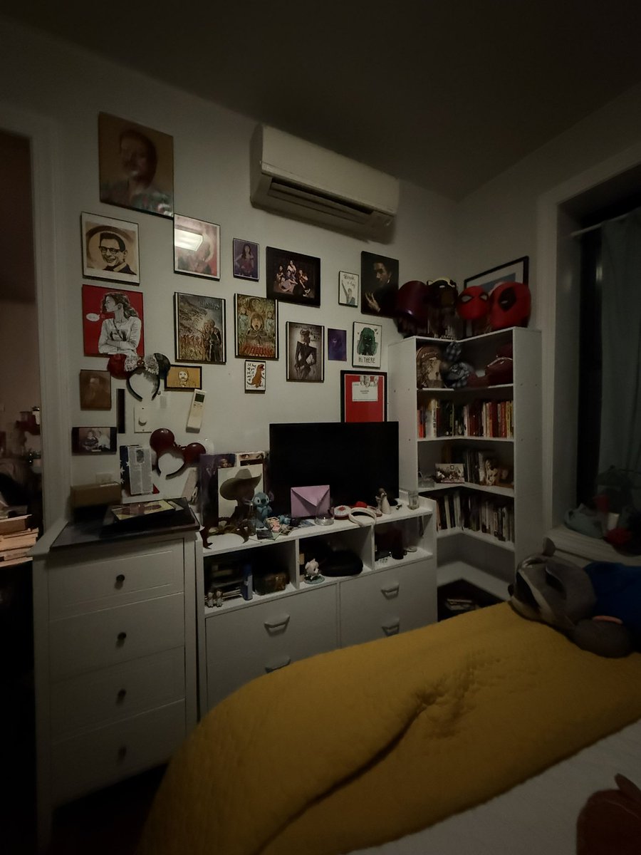 RachelLeishman's tweet image. yes I forgot to finish my reaction post because I had to get home and put a book shelf together so ignore the two hour gap, you hethens