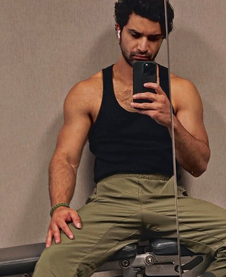 _secret19__'s tweet photo. EXCUSE ME SIR!! What is this Attack so is this where you're spending your hibernation...okay but why does he look this good while making that someone forced me to take this pic face just him casually setting the gym on fire...😮‍💨❤️‍🔥#AhadRazaMir https://t.co/Z2CQGsYzom