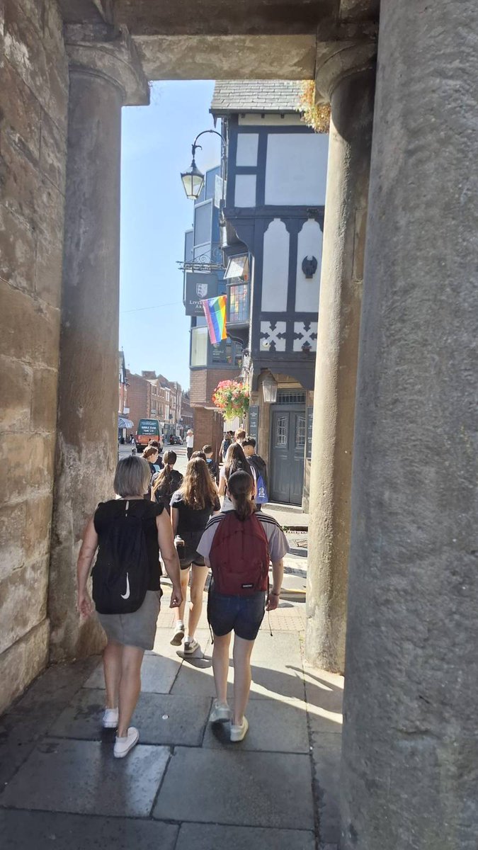 GermanEmbassy's tweet image. Chester hosted this year's International Youth Games, an annual event that brings together young people from its twin cities (one of which is Lörrach🇩🇪).
Many thanks to the volunteers for such a fantastic event and strengthening 🇬🇧🇩🇪 links! Next year it's Lörrach's turn to host!