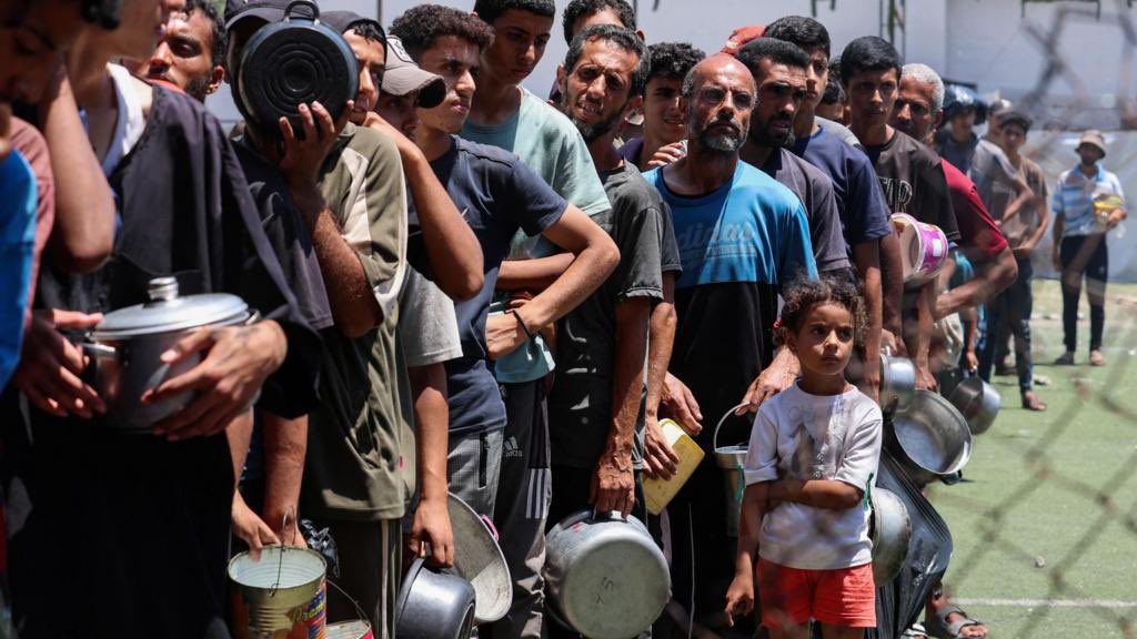 soutikBBC's tweet image. The director of Gaza's Shifa Hospital tells the BBC 21 children have died of malnutrition and starvation across the Strip over the past 72 hours
Dr Mohammed Abu Salmiya says 900,000 children in Gaza are suffering from hunger. #Gaza