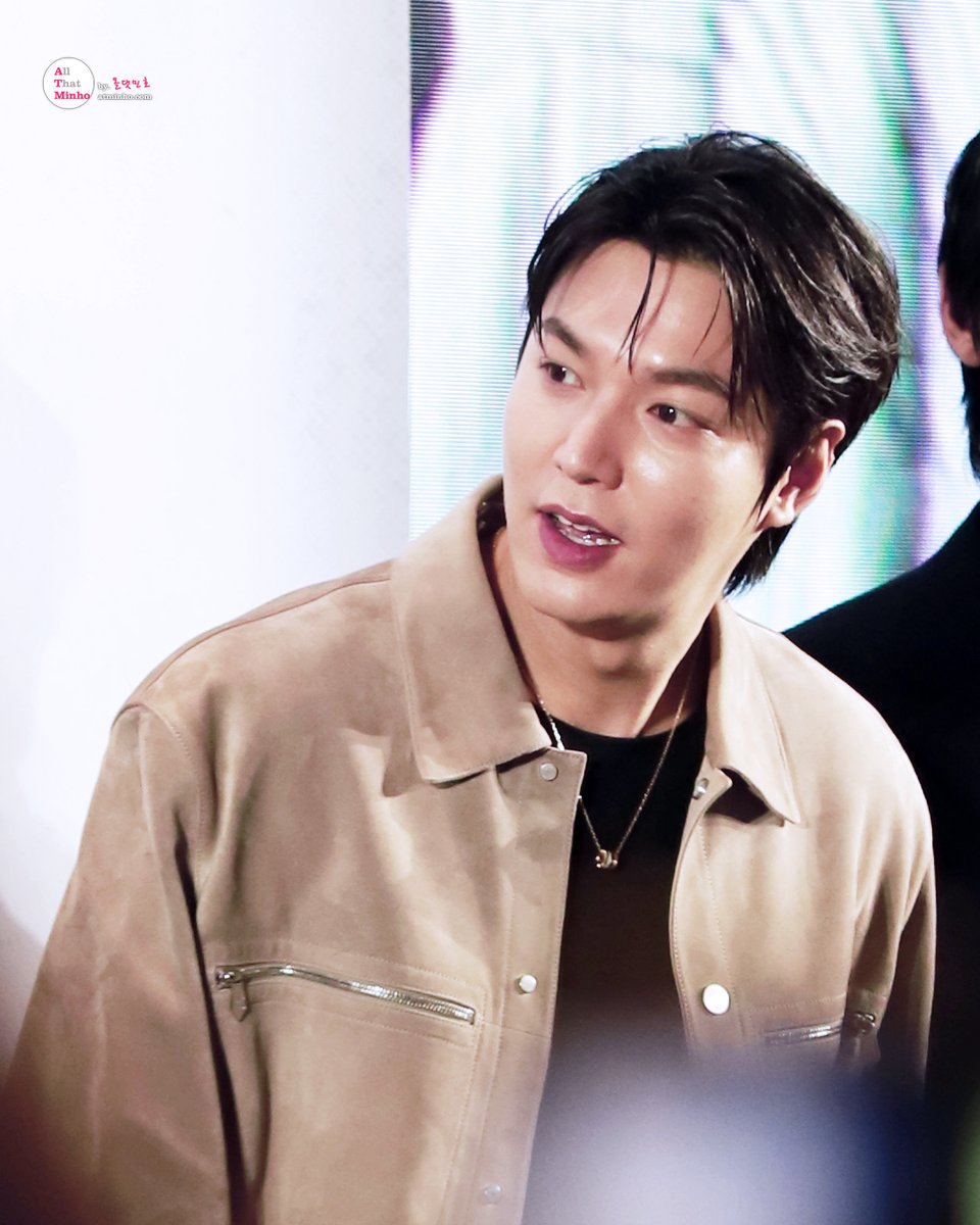 atminho's tweet image. 2025.7.21 전지적독자시점 vip시사회
#이민호 #전독시 #전지적독자시점
무대인사 너무 멀었지만 오늘 너무 멋있었어
