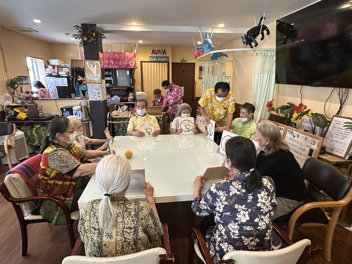 nakano_oosawa's tweet image. 【中野区】テニピンボランティアは楽しい😊。
トランプを使っての赤上げて、黒上げて。硬めの玉を使って廃材の良い音を立てながらのテニピン、そして柔らかい球でのチーム対決のテニピン。
最初は要領を得ないところもありますが、慣れるとバッチリです。
沢山の笑顔に囲まれて楽しい時間でした。