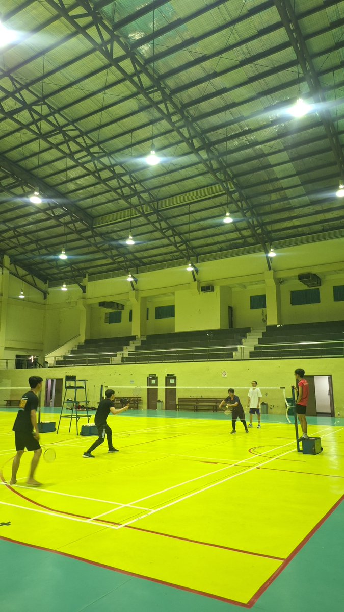 IFerialdi60077's tweet image. 🏸 Me and the crew, rallying on court while Hemi alliance keeps broadcasting.
@funky_sasquatch @jrisamsoee you two better be warming up!
and special for sir @AlixBoumediene I hope one day, if you ever come to Indonesia, we can play badminton together.
*don't look for me, lol