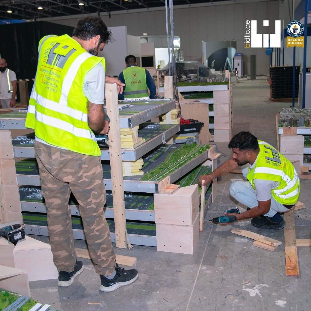 BIDllc_ae's tweet photo. BIDllc set up the Al Maktoum Airport model for DAEP at Airport Show 2025.
Real build. Real work. Scroll through the full setup process.
#BIDllc #DAEP #AirportShow2025 #ArchitecturalModel #ModelMakers #DubaiEvents https://t.co/ZRZ9bMvT00