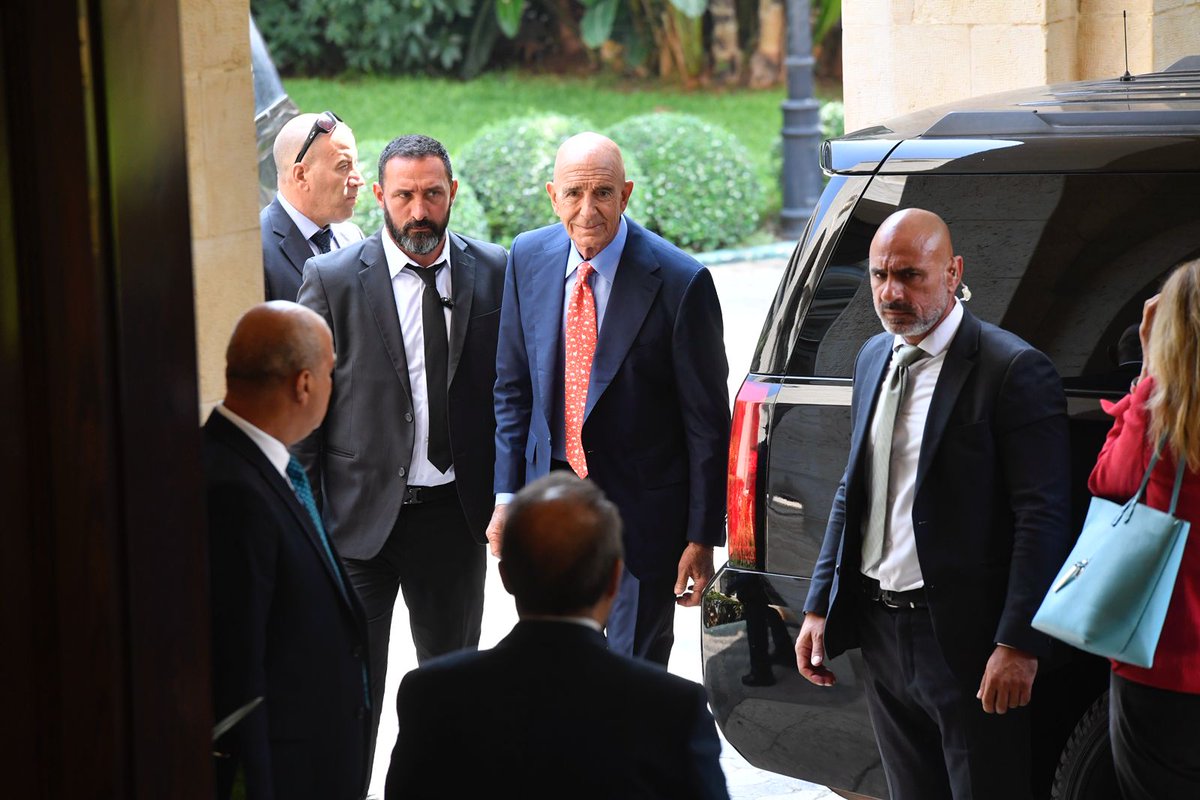 MiddleEast_24's tweet image. U.S. envoy Tom Barrack said Tuesday that he held a "great" meeting with Speaker Nabih Berri and that he is optimistic about his ongoing visit to Lebanon.
The U.S. "is never gonna abandon Lebanon," he told reporters as he arrived for the talks.
@Annahar