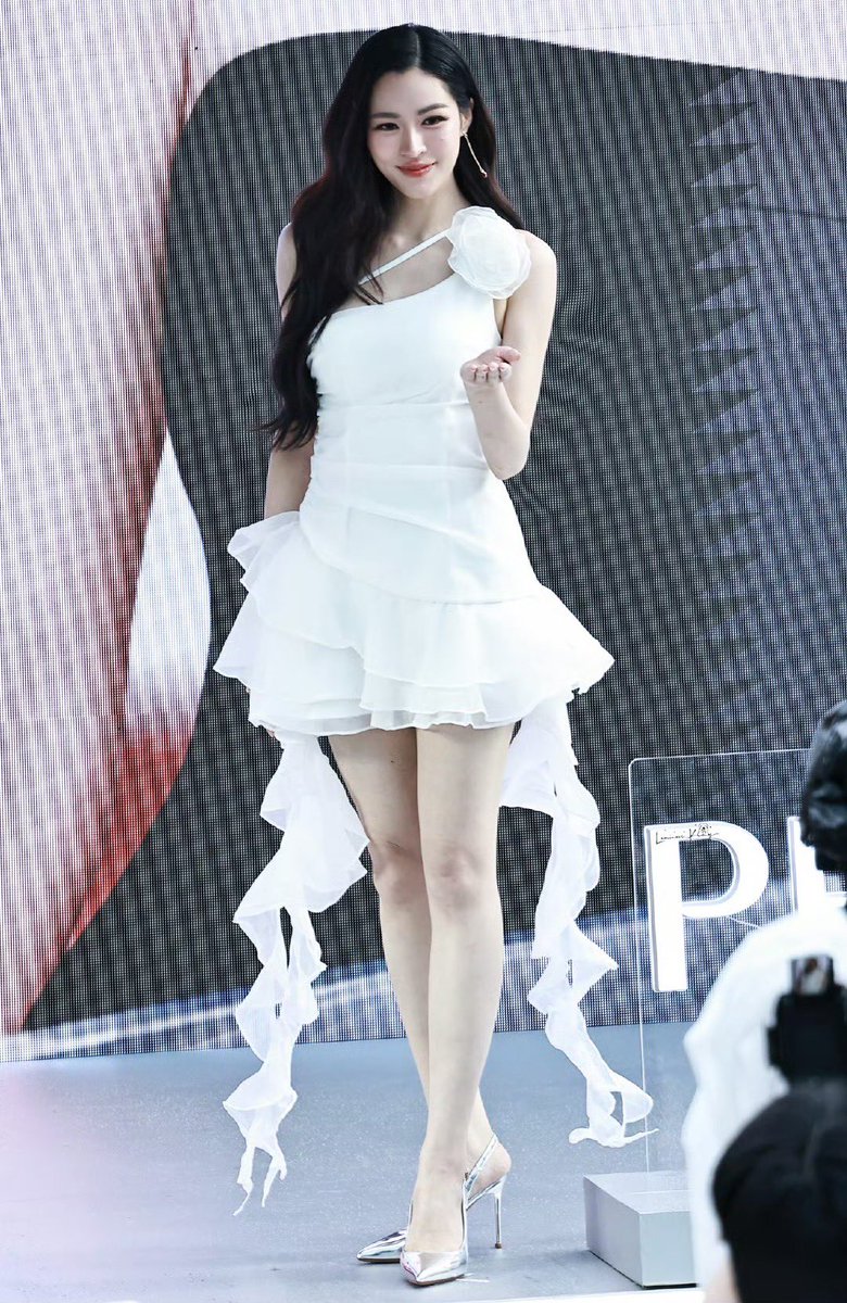 ทุกคนคะ ก๊อปวางงงง บูสๆ

“พี่หลิงสวยยืนหนึ่งในใจนุ🥰”

LING PROYA INSPI AMBASSADOR
#PROYAxLinglingKwong