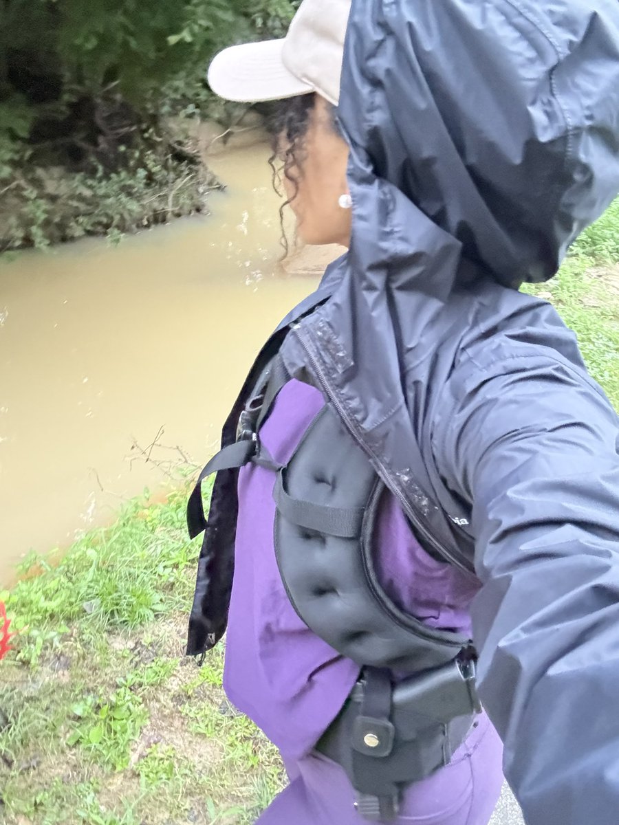 RightGoDeacs's tweet image. Morning, folks! Finished up at the gym, then threw on my weighted vest & hit the trails. Your turn 💪.
Currently raining & it’s rained so much this little creek is rising.
Also, another reminder to take it 🔫🇺🇸💜