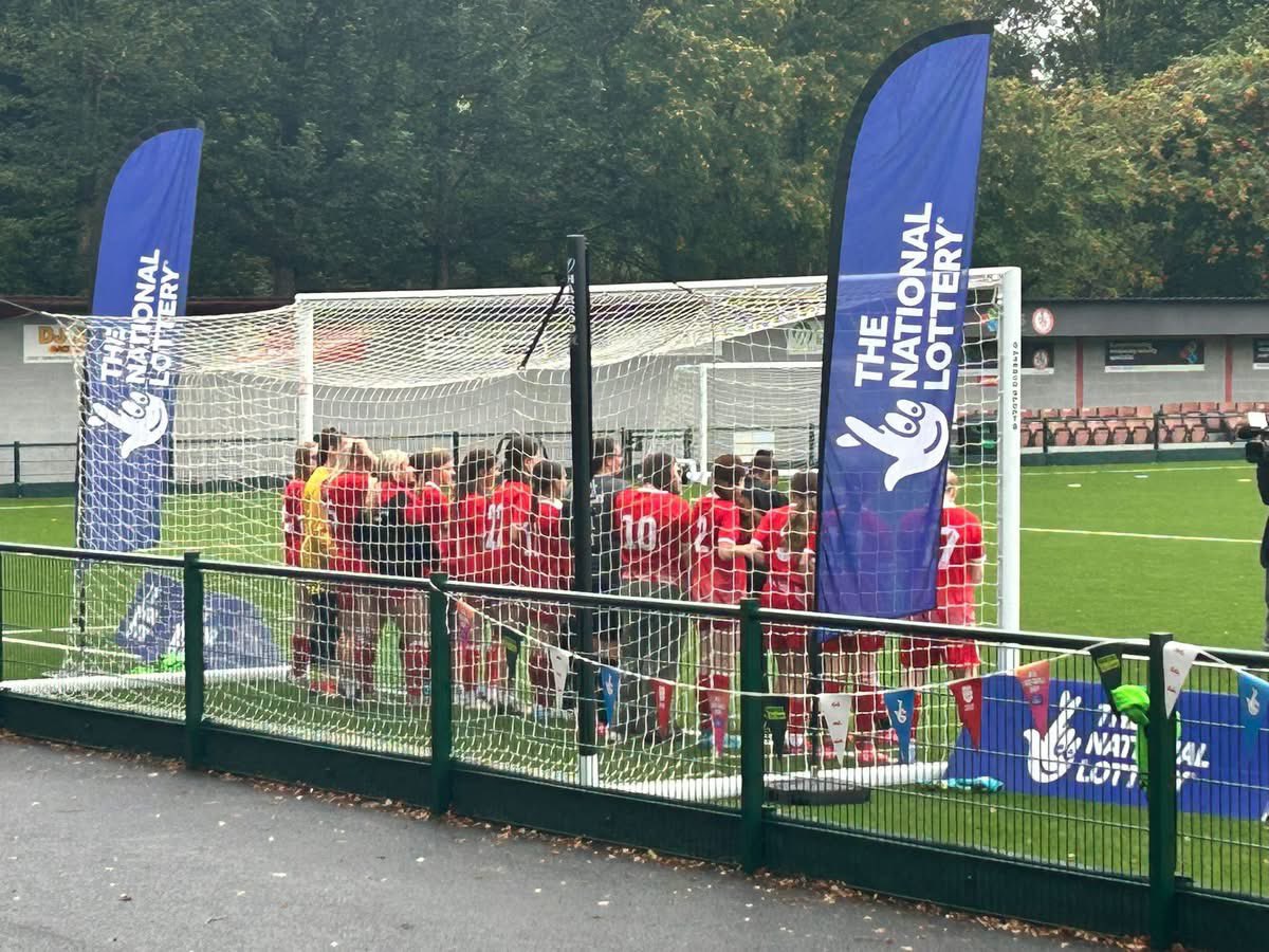 Chaddyfcjnrs's tweet image. ITV, BBC and BBC Radio at the club this morning building up to the women’s Euro semi final tonight.
Nikita Parris the celebrity guest
Look out for it during the day on news reports on both channels and in the build up to the game on TV tonight #UpTheChad