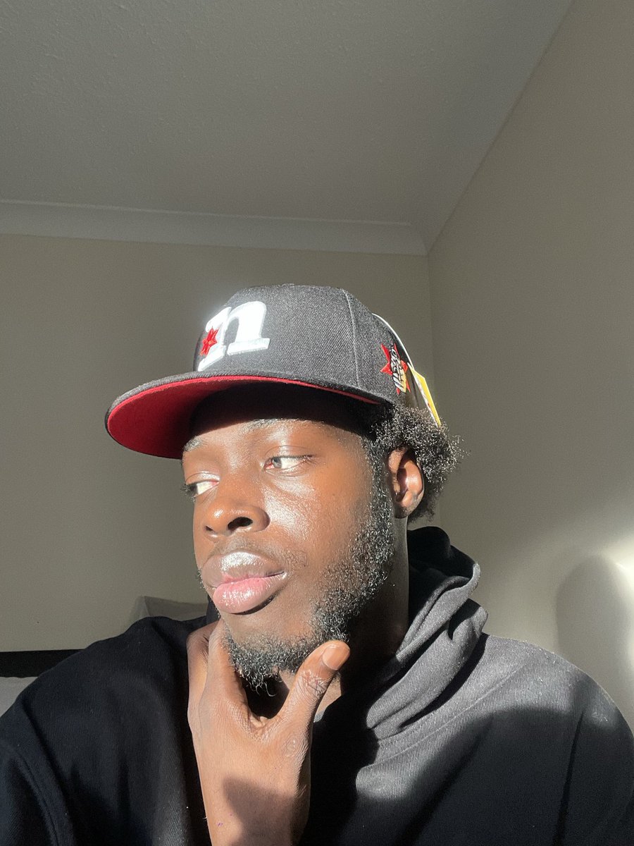 damn_essie's tweet image. I didn’t want to reload the hat but then I actually owe some of my guys so, I’m going to drop a blacked out colorway with no accent colors.