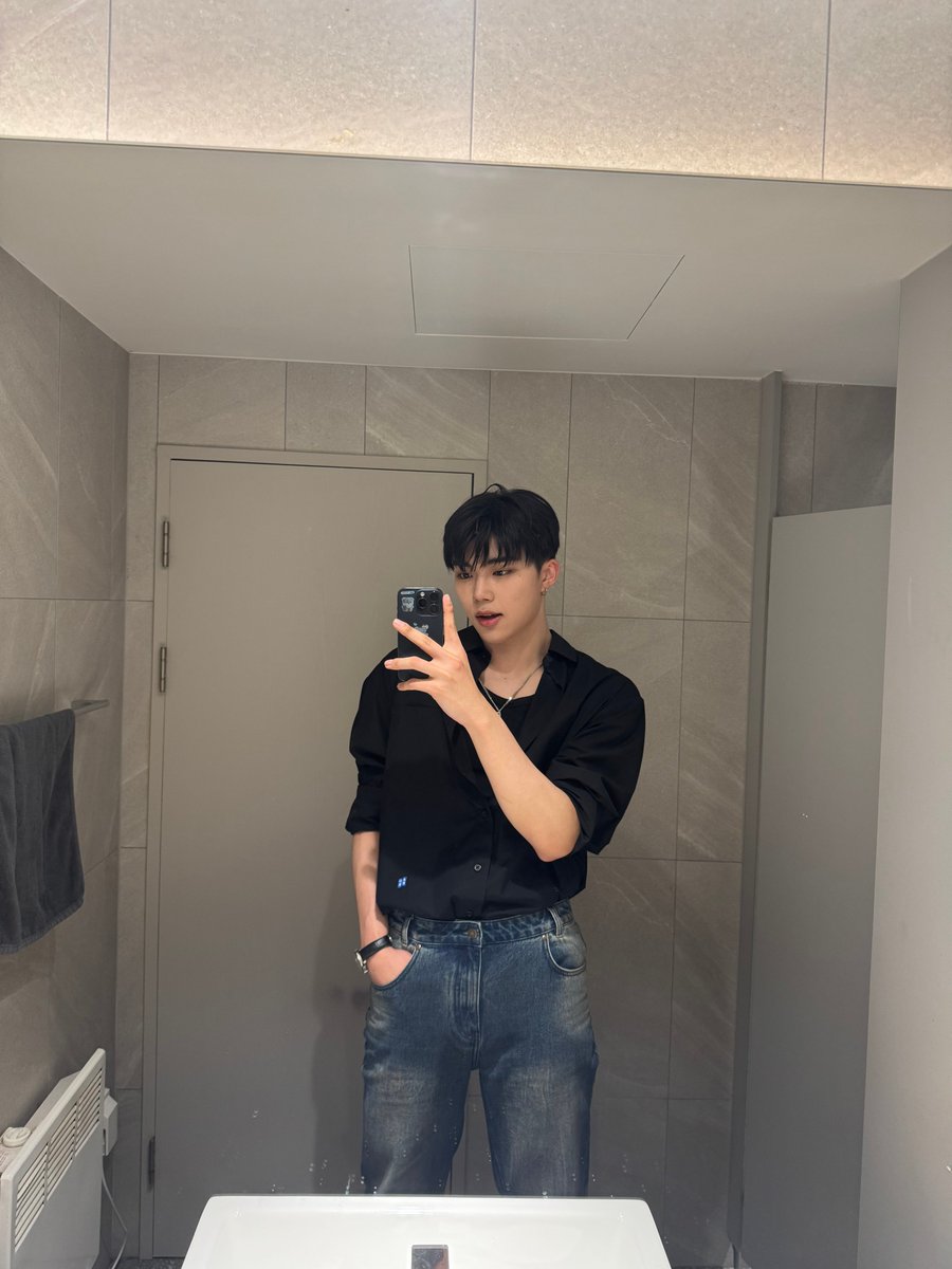GUNWOOK NEW HAIRCUT?!?? OHMYGOD HE LOOKS SAURRR GOOD😩😩😩