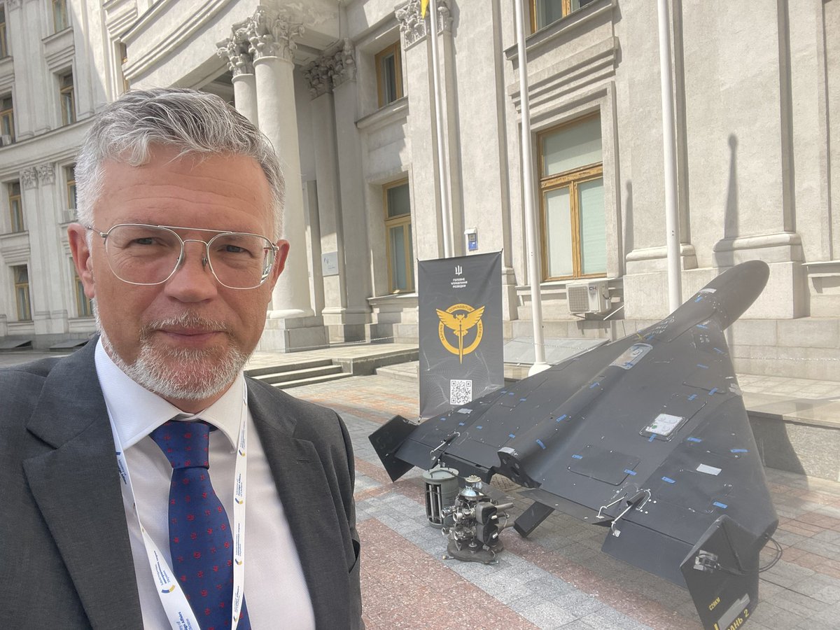 MelnykAndrij's tweet image. So glücklich, wieder zu Hause in Kyjiw zu sein, obwohl der 🇷🇺 Raketenterror ein nie dagewesenes Ausmaß erreichtte. Jede Nacht werden Hunderte tödlicher Shahed-Drohnen – wie diese – gegen Zivilisten eingesetzt.
Schade, dass trotz großer Worte die Ukraine im Stich gelassen wird🤬