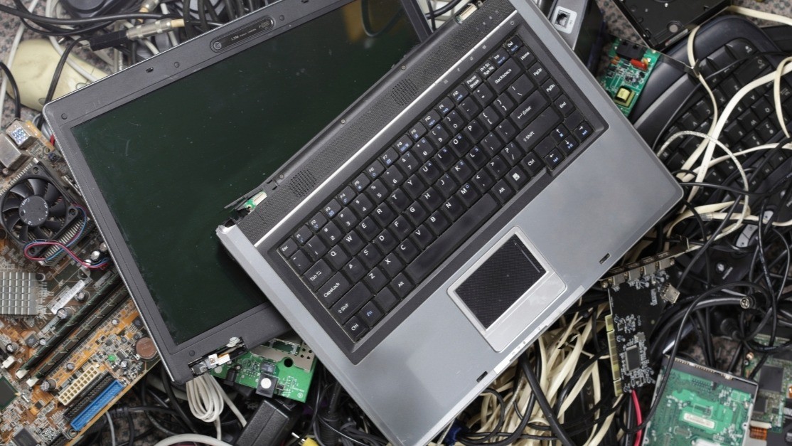 🔄 Responsible e-waste disposal = Safer Namibia 🇳🇦

CRAN's strategic initiatives promote environmental protection through proper electronic waste management. From awareness campaigns to stakeholder collaboration, we are building a sustainable digital future.

Read our latest