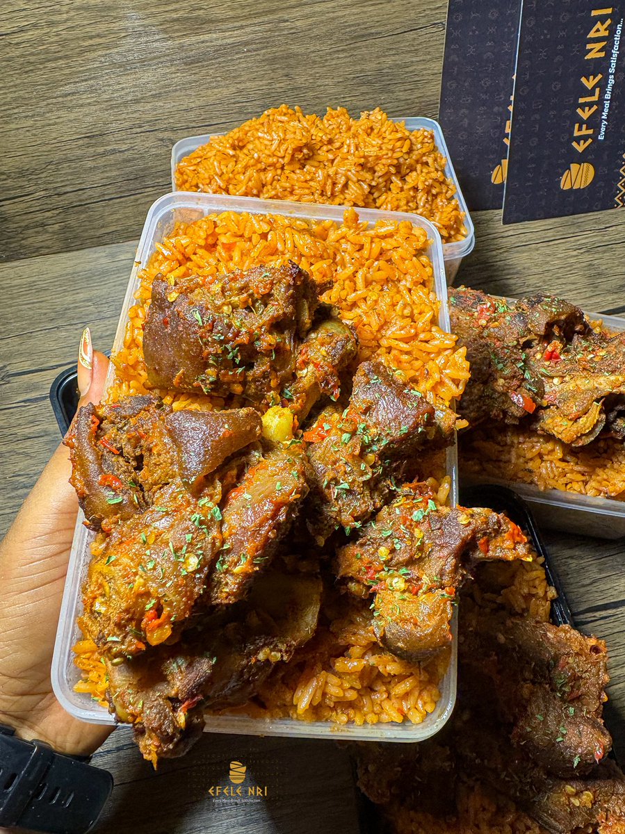 Please i need to sell at least 20 bowls of either on Thursday.

Please help me reach my customers.
For everyone asking for our delicious Jollof and goatmeat.

Frame 1 10k
Frame 2 20k.

Kindly send in your orders before tomorrow please.
Thank you and God Blessings🙏.