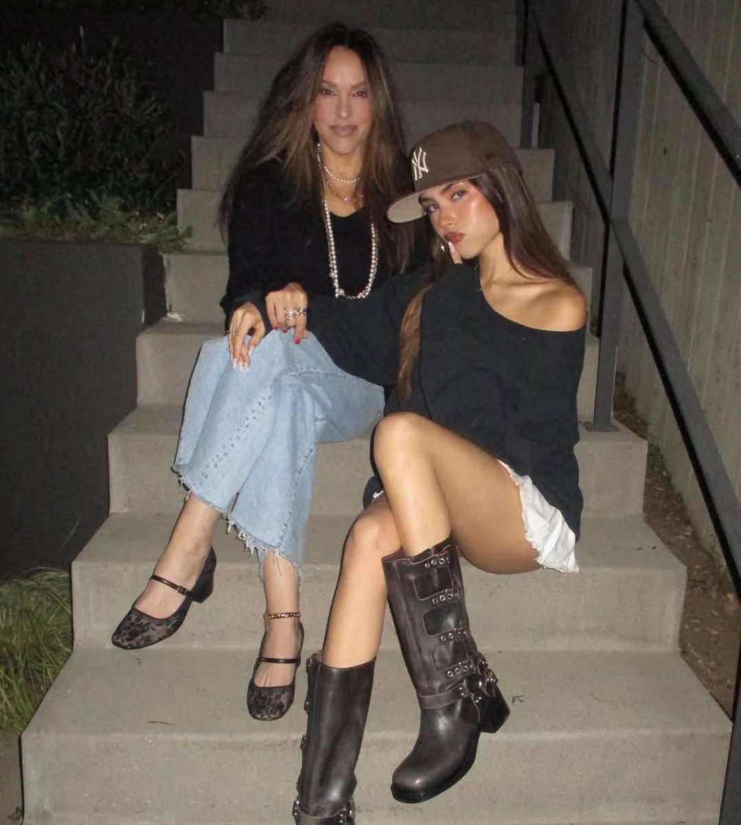 madisonchart's tweet image. Tracie Beer shares that Madison Beer is okay in new TikTok Story.
“she’s better than fine”