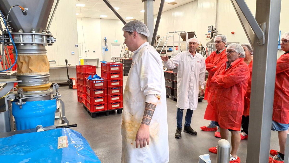 Vanmorgen met een deel van de organisatie van DeKwist Ermelo <a href="/DeKwist/">DeErmeloKwist</a> op werkbezoek bij onze sponsor Van Beekum Specerijen in Harderwijk. Wat een prachtig familiebedrijf, bestaat al sinds 1908 en is groot in specerijen. Bedankt voor de rondleiding <a href="/johndooijewaard/">John Dooijewaard</a>