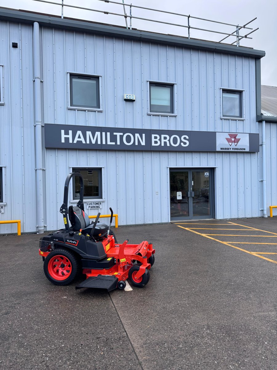 Kubota Z2-481 leaving Bishopton for a returning customer! 🚜 Popular for its great price, comfy seat &amp; platform, fantastic finish. #KubotaZ2 #ZeroTurnMower #LawnCare #MowerDelivery #CustomerFavourite