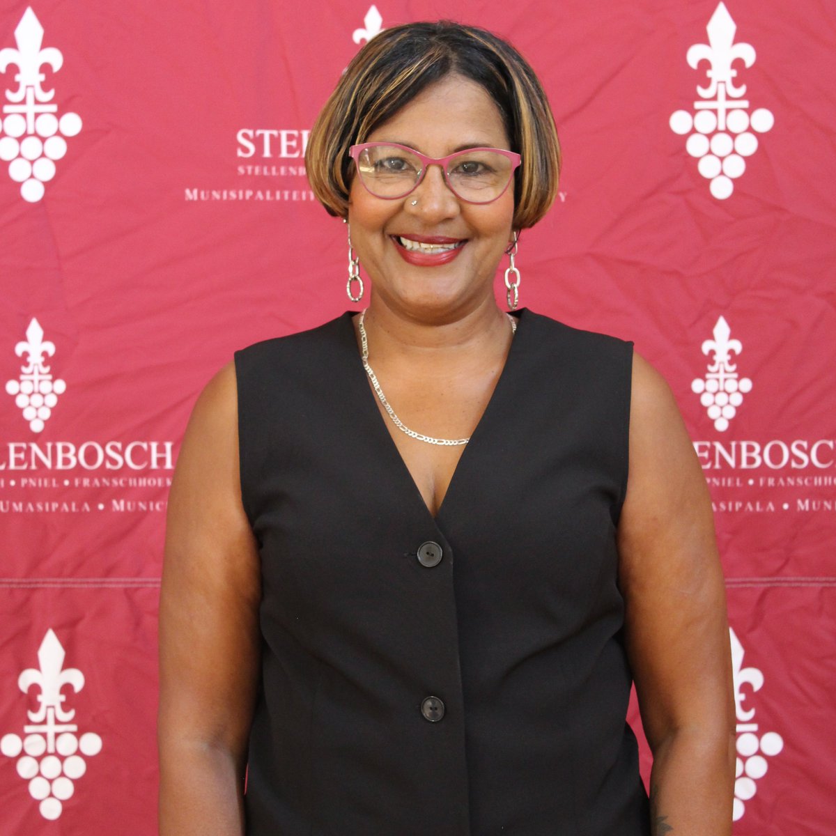 StellMun's tweet image. Welcome to the Mayoral Committee, Cllr Stephanie Heneke (DA)
Mayor Jeremy Fasser today appointed Cllr Heneke to the Mayco. She takes over the Protection and Community Services Portfolio. We wish her strength and wisdom as she takes on this important role.