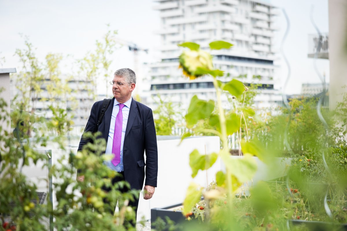 EIB's tweet image. 🏠Yesterday, we hosted the @Europarl_EN HOUS Committee in Vienna.
MEPs visited EIB-Erste Bank financed affordable housing projects in Nordbahnviertel, part of our €1.5bn investment supporting innovation, renovation & new homes.
Together, we’re tackling Europe’s housing crisis.