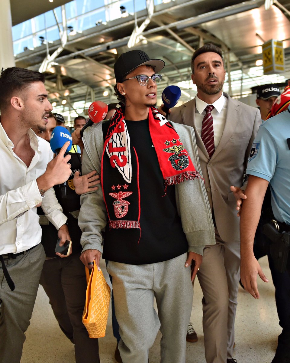 Richard Ríos chegou.